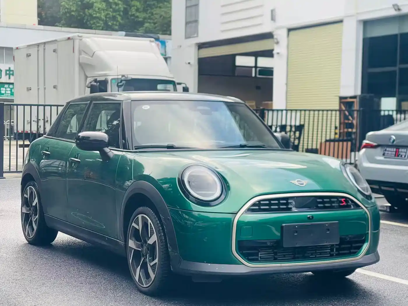 MINI MINI 2025 2025 Model 2.0T COOPER S Artist 5-Door