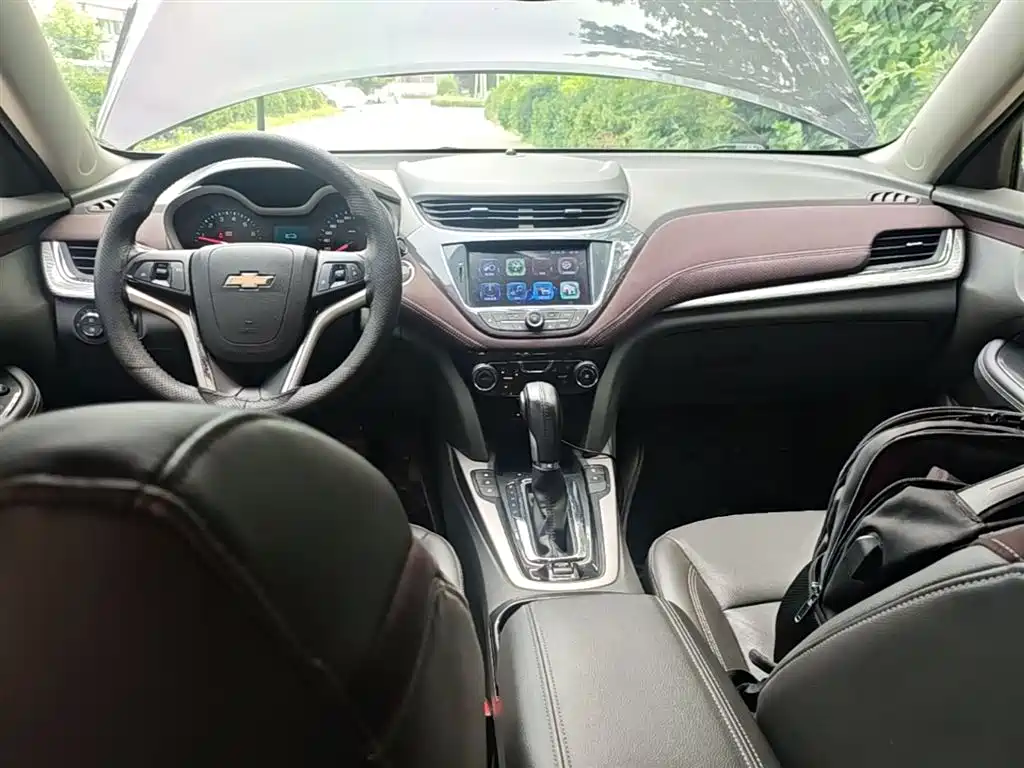 Chevrolet Malibu 2017 1.5T Automatic Luxury Edition фото 10