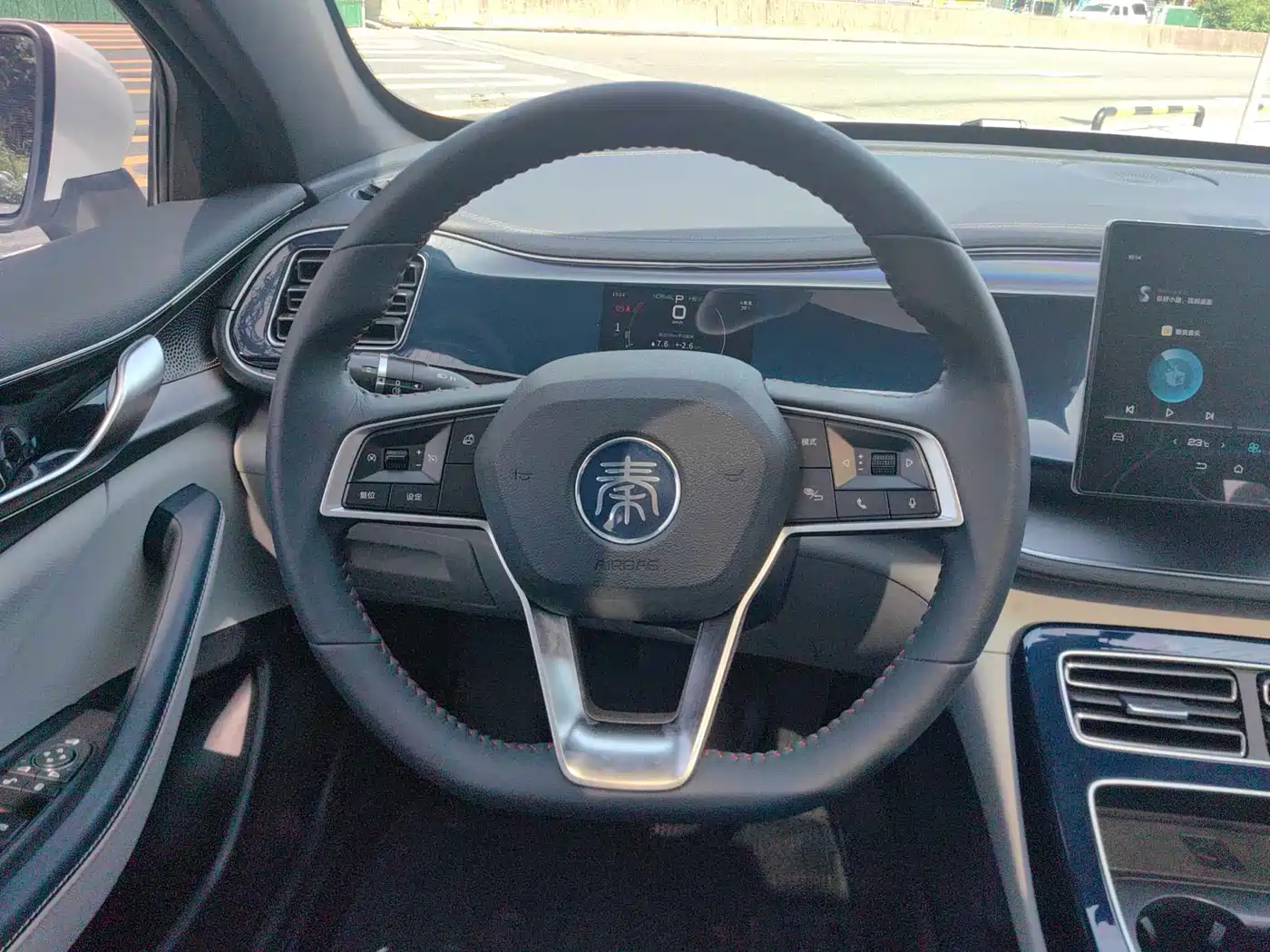 BYD Qin PLUS 2021 DM-i 55KM Flagship фото 17