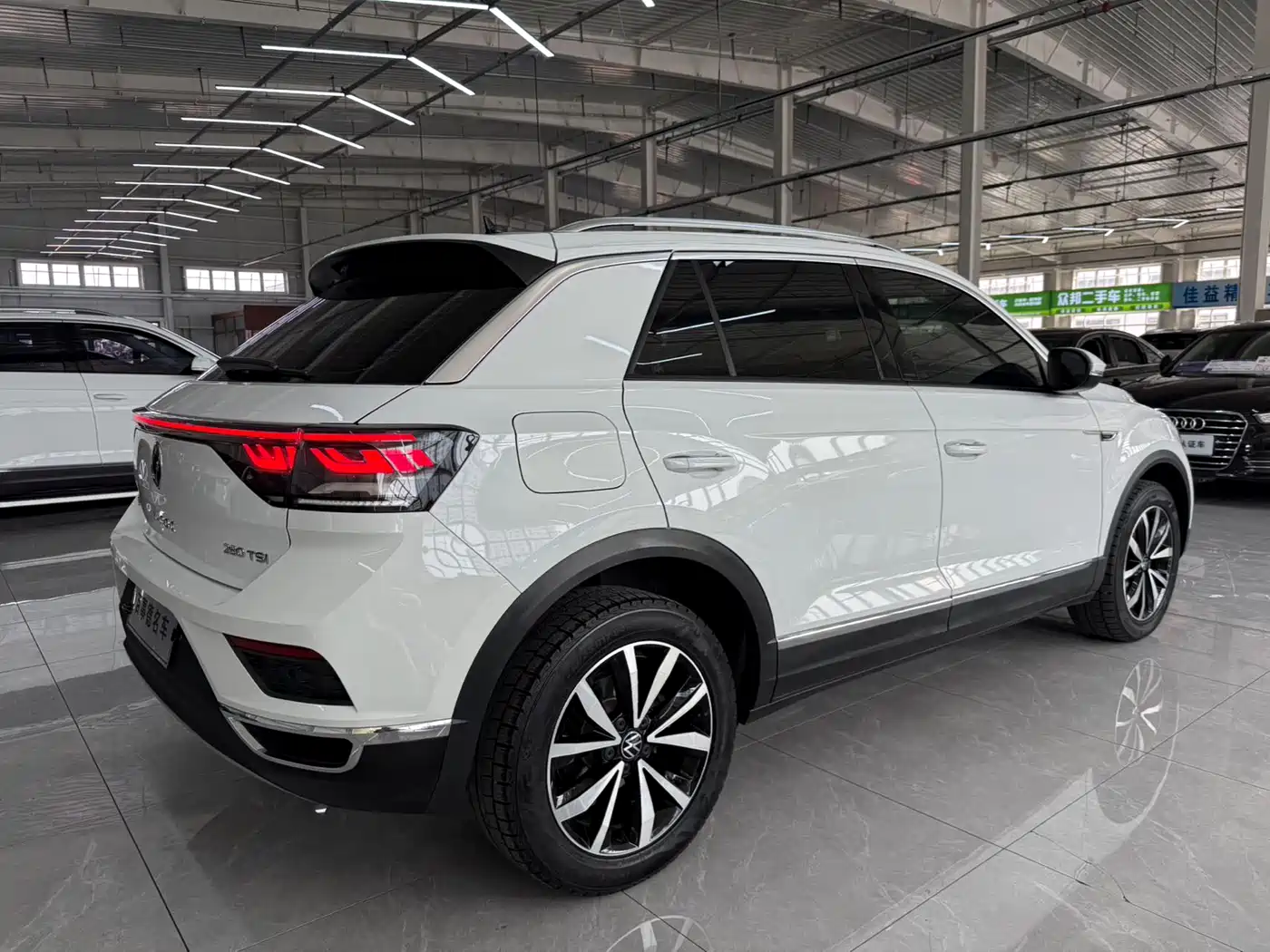 Volkswagen T-ROC 2023 280TSI DSG 2WD Time Edition фото 9
