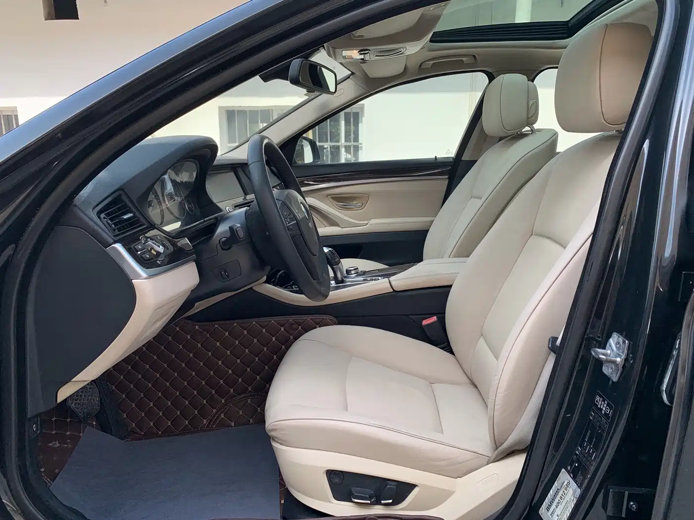 BMW 5 Series 2011 523Li Luxury фото 6