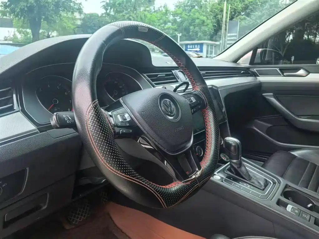 Volkswagen Magotan 2018 330TSI DSG Leading фото 9