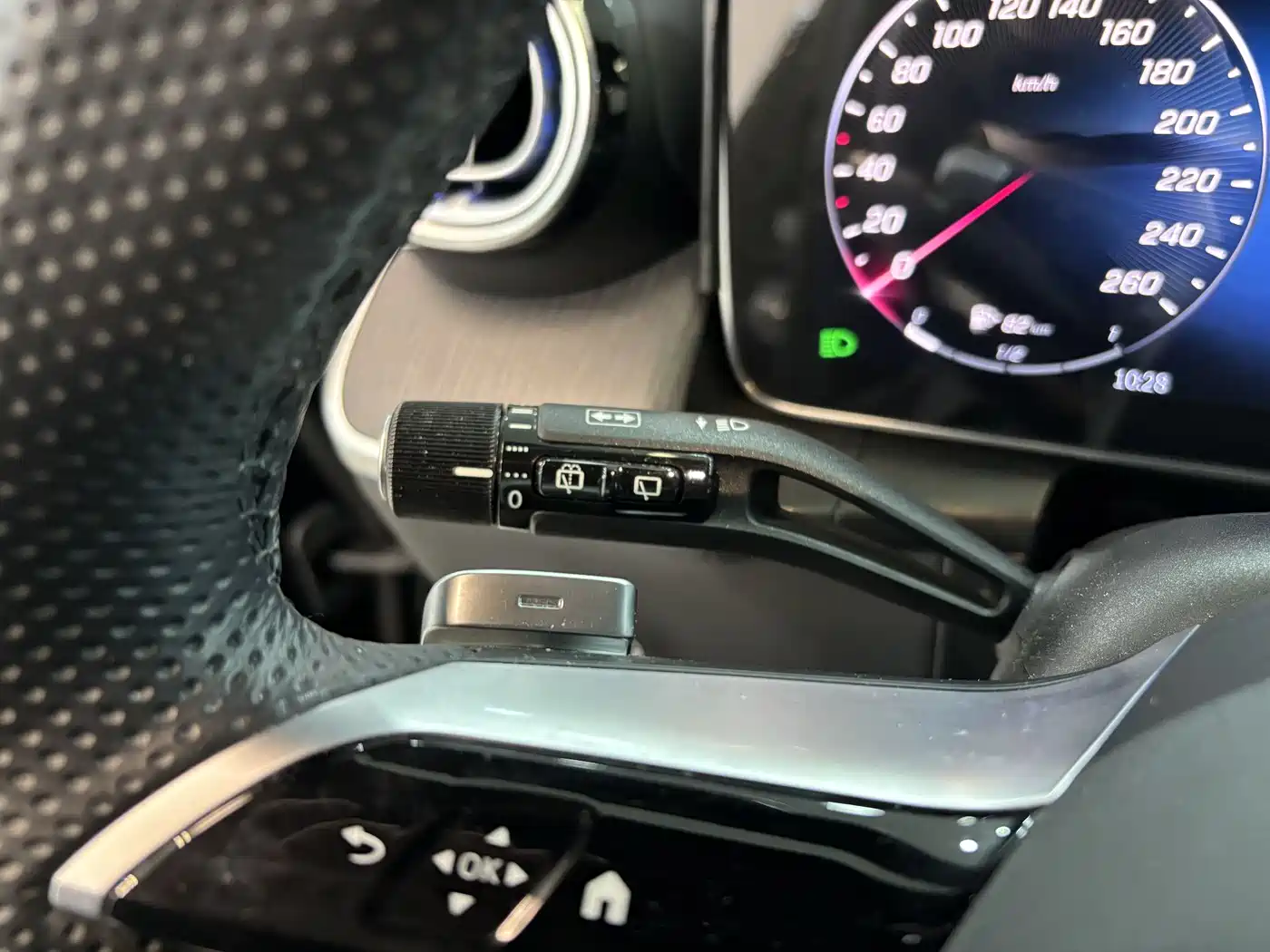 Mercedes-Benz GLC 2024 GLC 260 L 4MATIC Luxury 5-seater фото 14