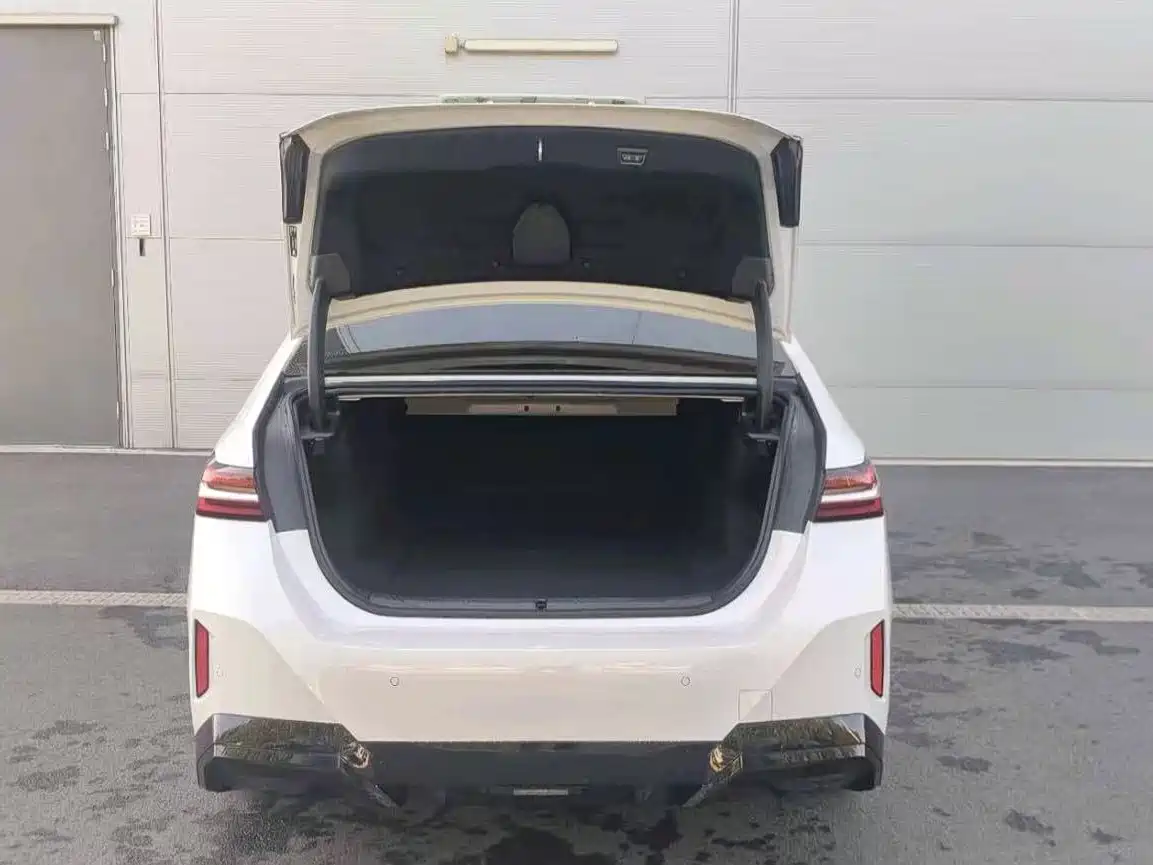BMW i5 2026 2025 eDrive 40L M Sport Package