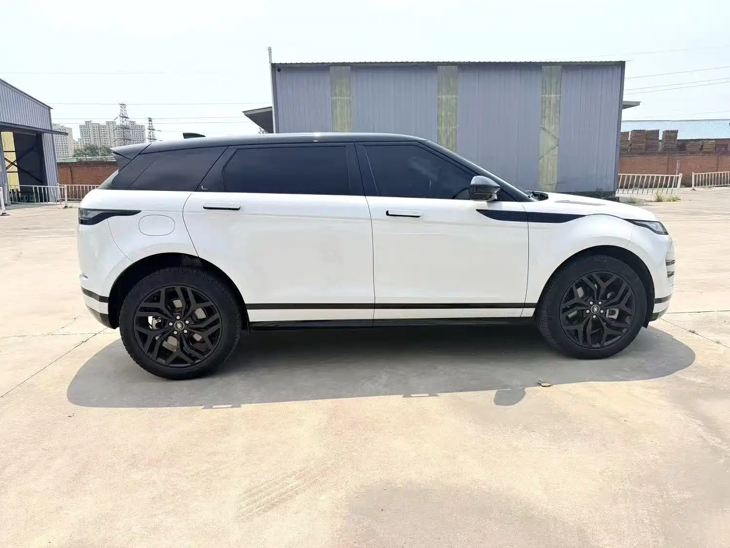 Photo 7 - Land Rover Range Rover Evoque