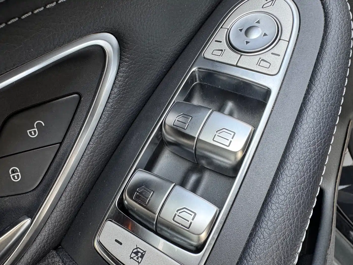 Mercedes-Benz GLC 2018 Facelift GLC 260 4MATIC Dynamic фото 16