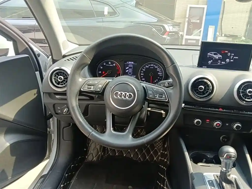 Audi A3 2017 Limousine 35 TFSI Fashion фото 11