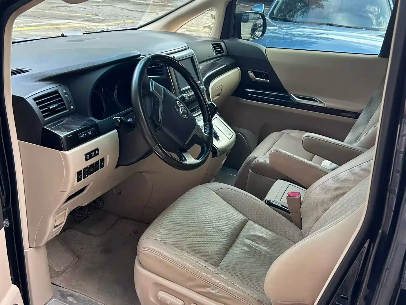 Toyota Alphard 2011 3.5L Luxury Edition фото 6