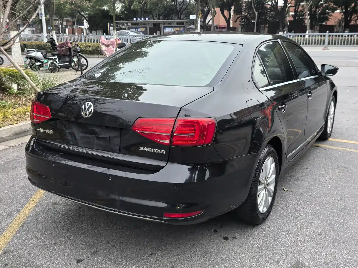 Volkswagen Sagitar 2017 1.6L Automatic Comfort фото 11