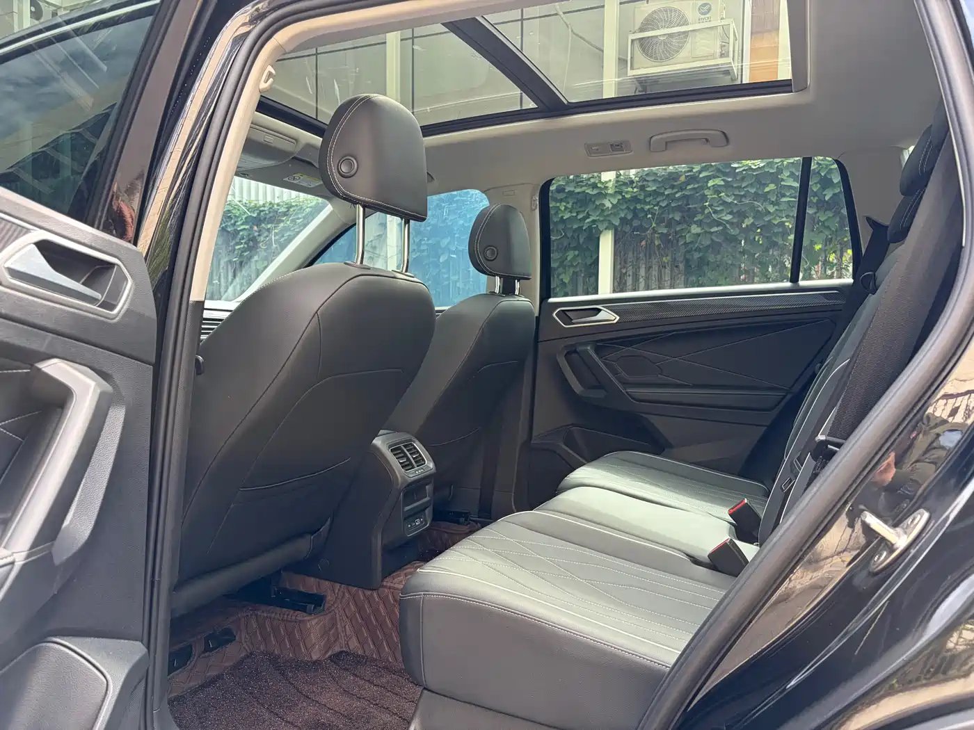 Volkswagen Tiguan L 2024 Outstanding 330TSI Auto 2WD R-Line Dragon Glory Edition фото 22
