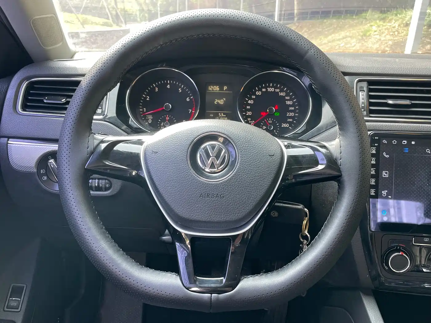 Volkswagen Sagitar 2015 230TSI Automatic Comfort фото 11