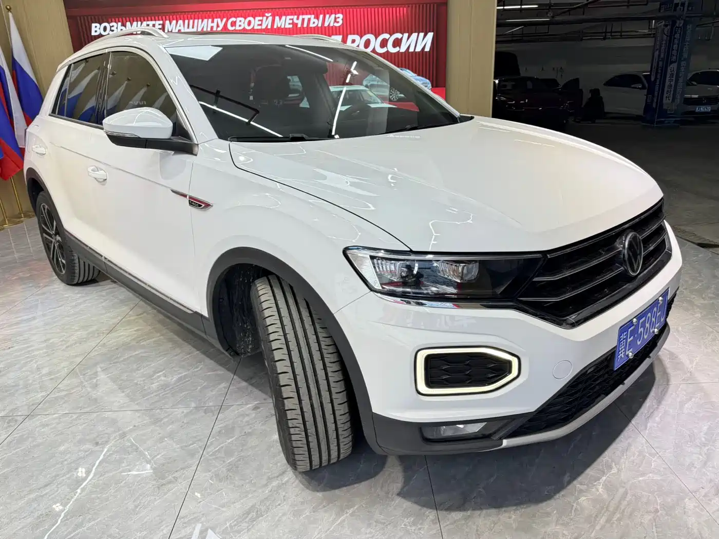 Volkswagen T-ROC 2022 280TSI DSG 2WD Comfort PLUS фото 2
