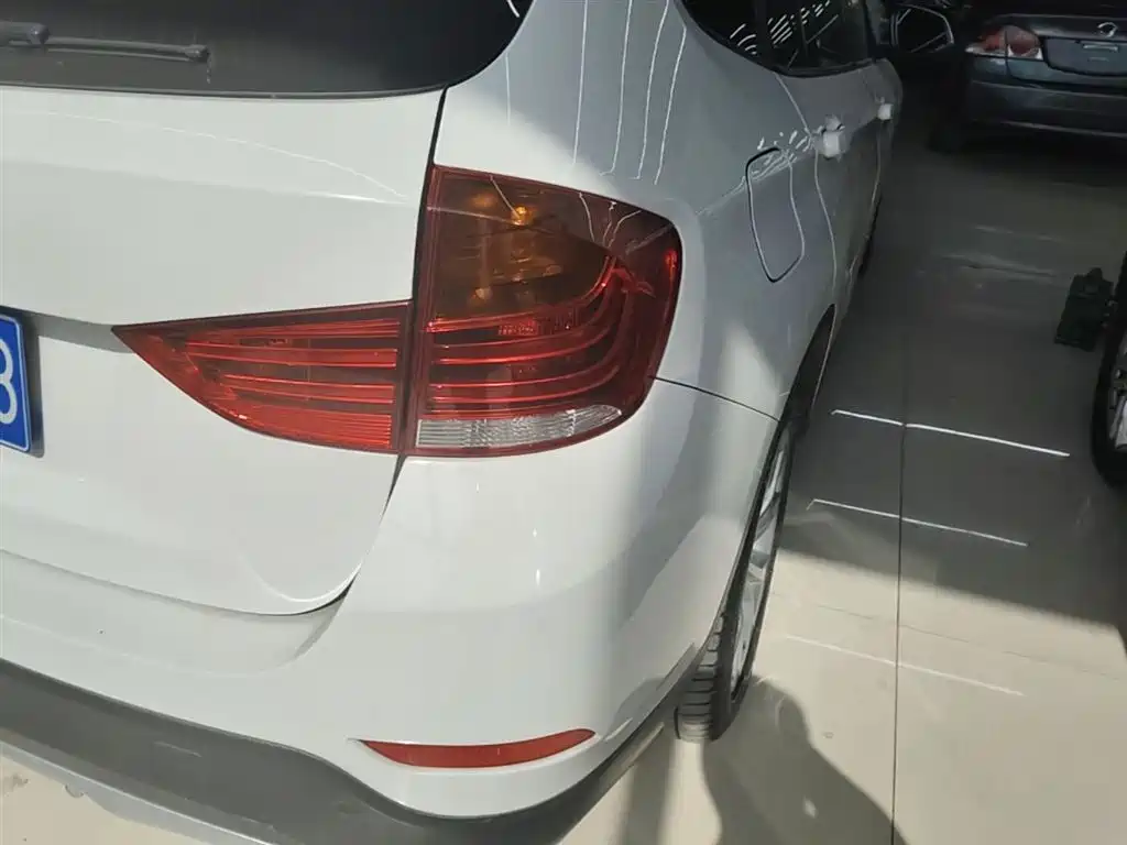 BMW X1 2014 sDrive18i Fashion Edition фото 8