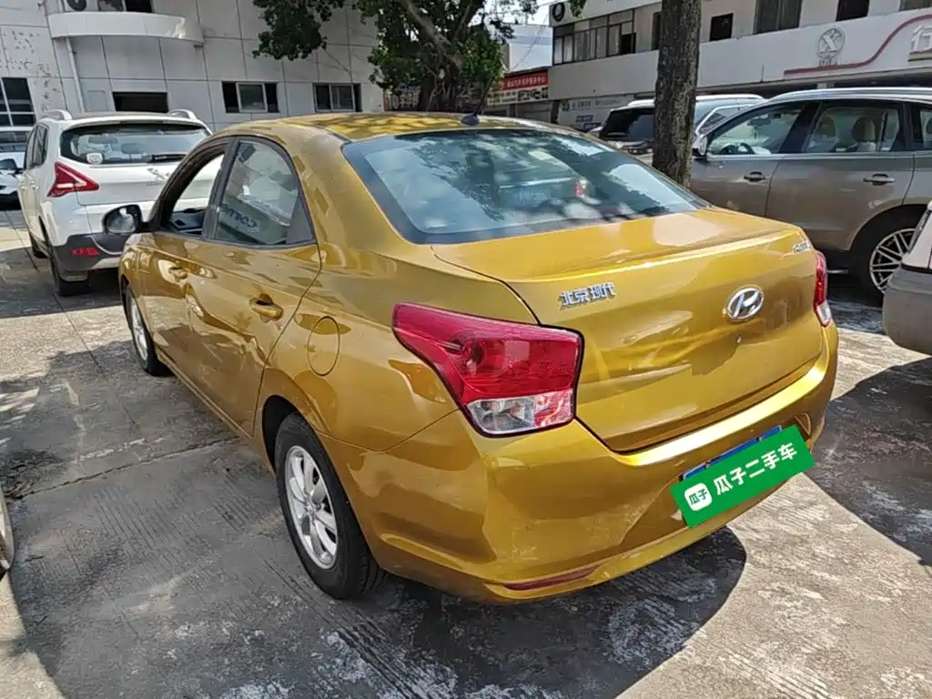 Photo 5 - Hyundai Verna