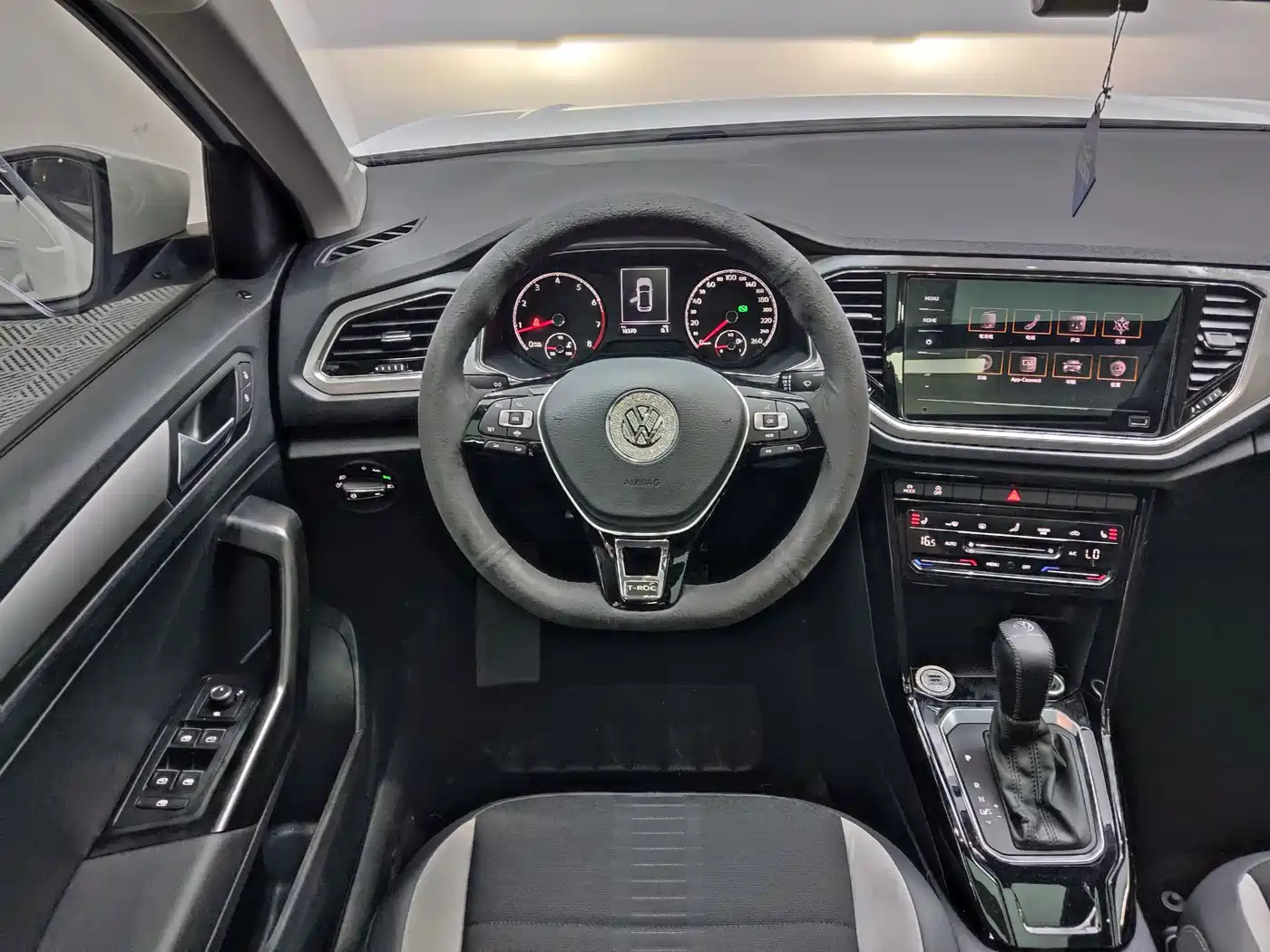 Volkswagen T-ROC 2022 280TSI DSG 2WD Elite PLUS фото 14