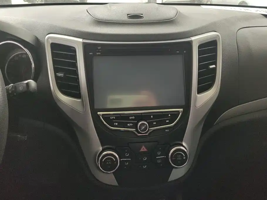 Changan CS35 2014 2014 1.6L Automatic Luxury Type China V
