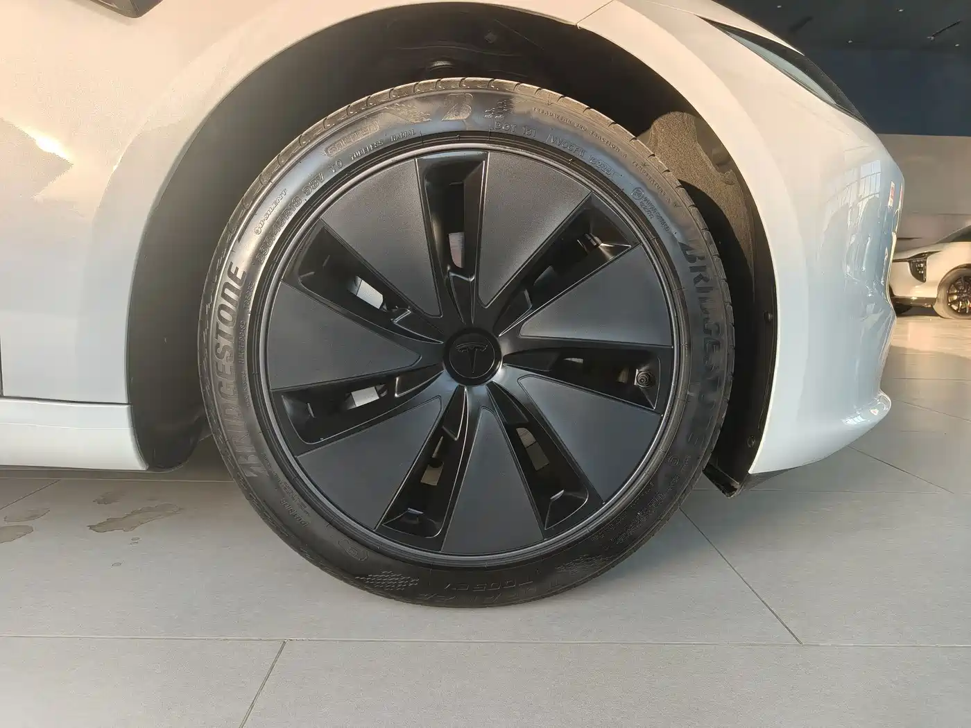 Tesla Model 3 2026 2025 Model Year Facelift Rear-Wheel Drive