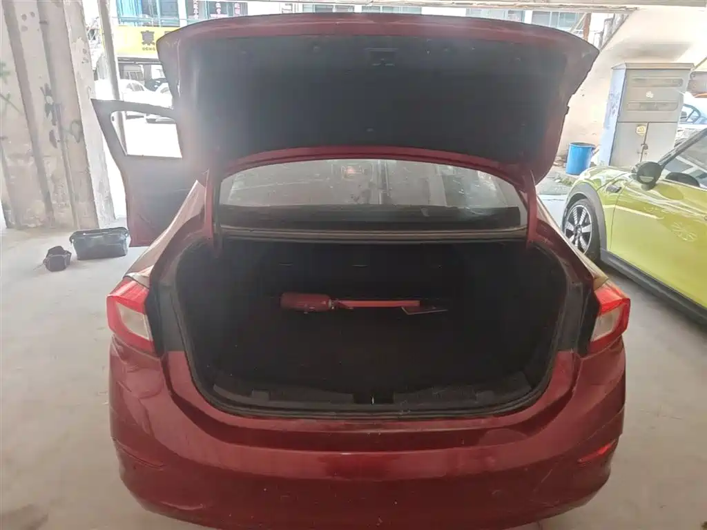 Chevrolet Cruze 2017 1.4T DCT Pioneer Sunroof фото 19