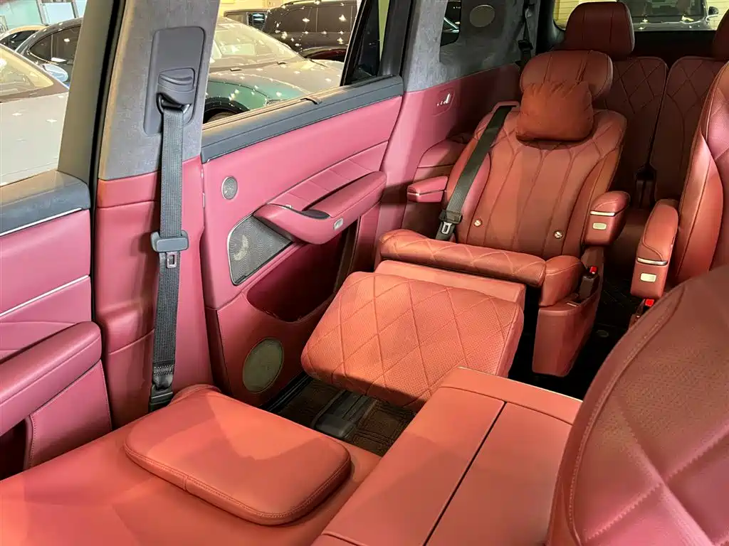 AITO Wenjie AITO M8 2025 Model Extended Range Max+ Edition 53.4kWh 6-Seater фото 27