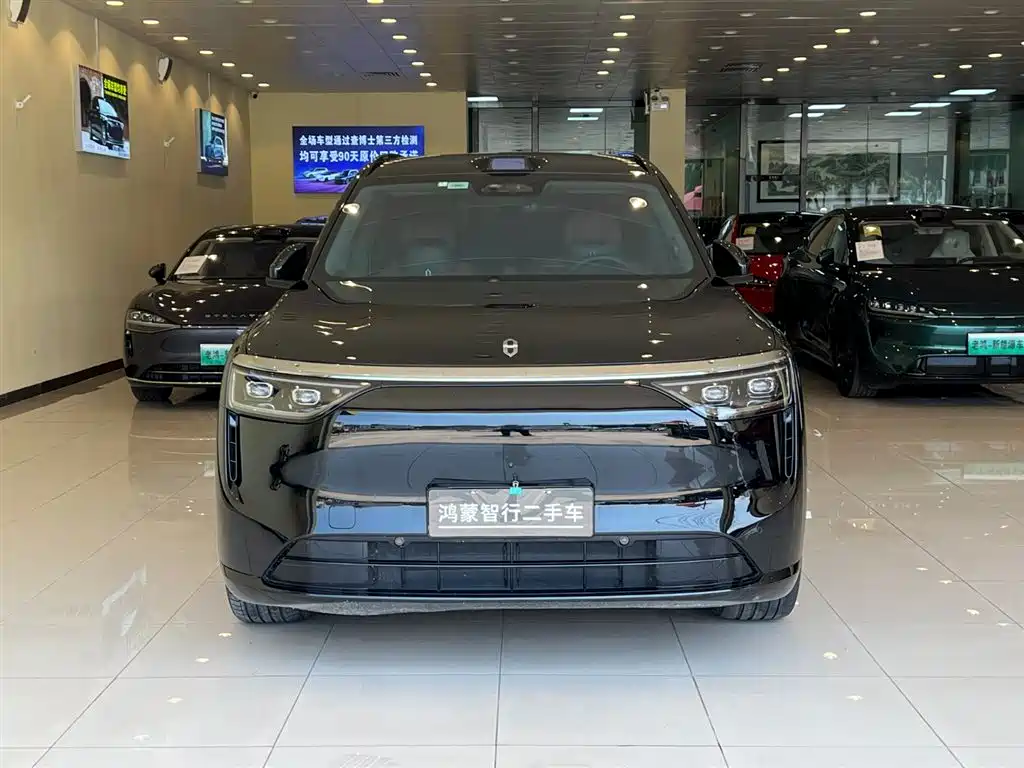 AITO Wenjie AITO M8 2025 Model Extended Range Max+ Edition 53.4kWh 6-Seater фото 2