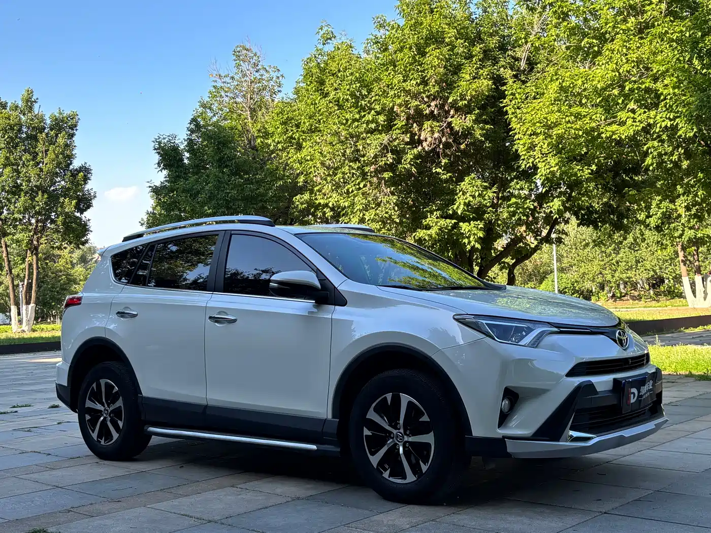 Toyota RAV4 Rongfang 2016 2.0L CVT 2WD Trend (China V) фото 8