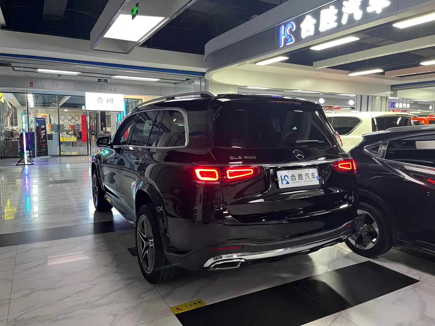 Mercedes-Benz GLS 2023 GLS 450 4MATIC Fashion Edition фото 9