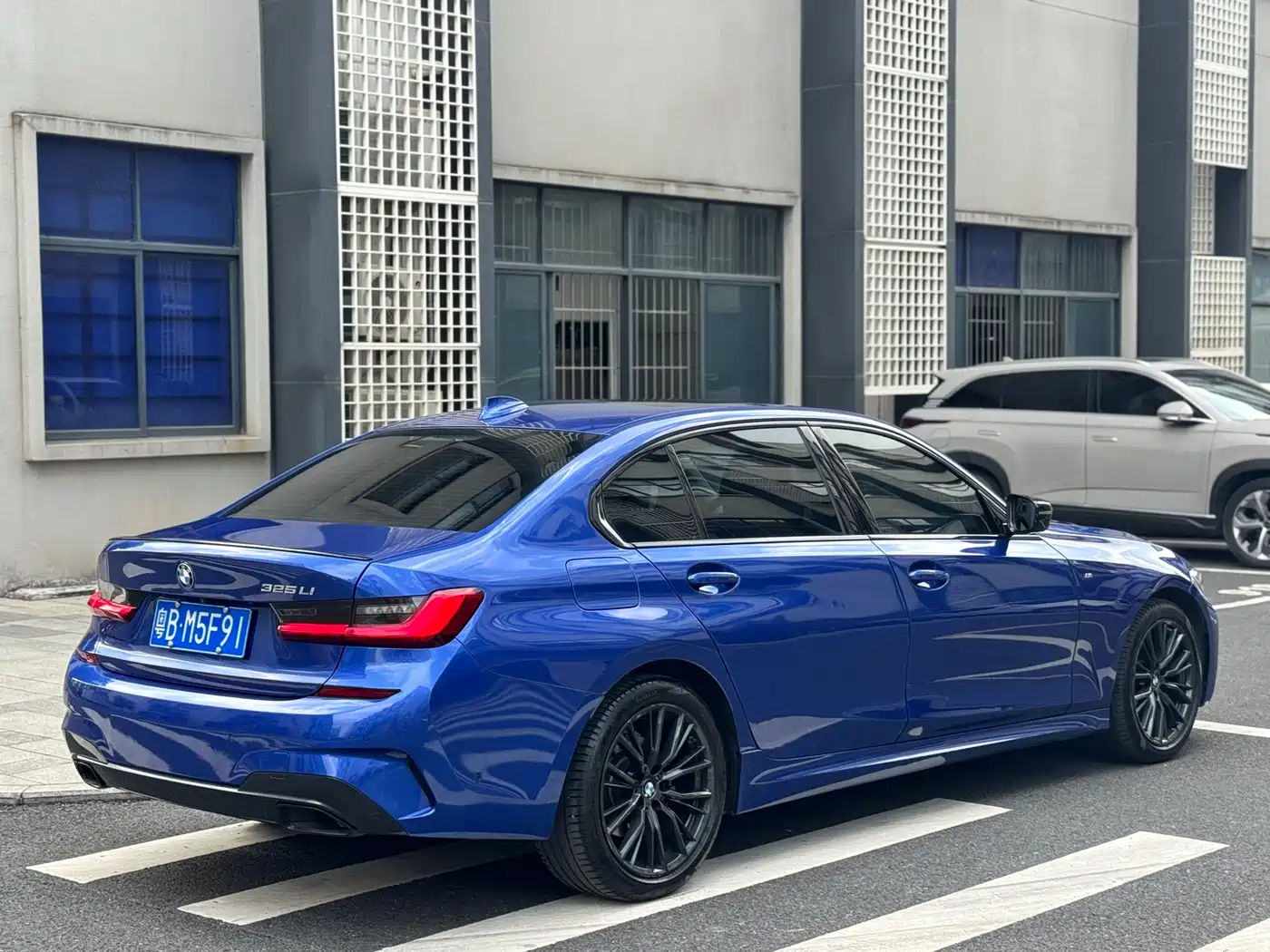 BMW 3-SERIES