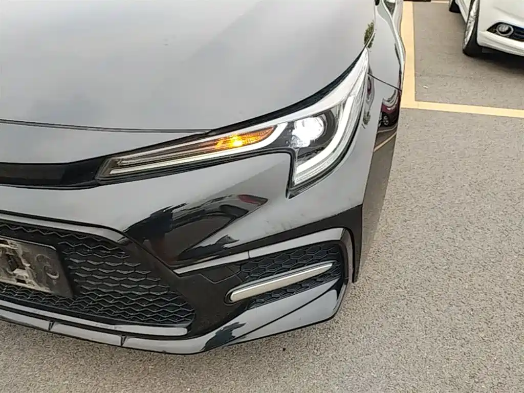Toyota Levin 2021 185T CVT Sport Edition фото 24