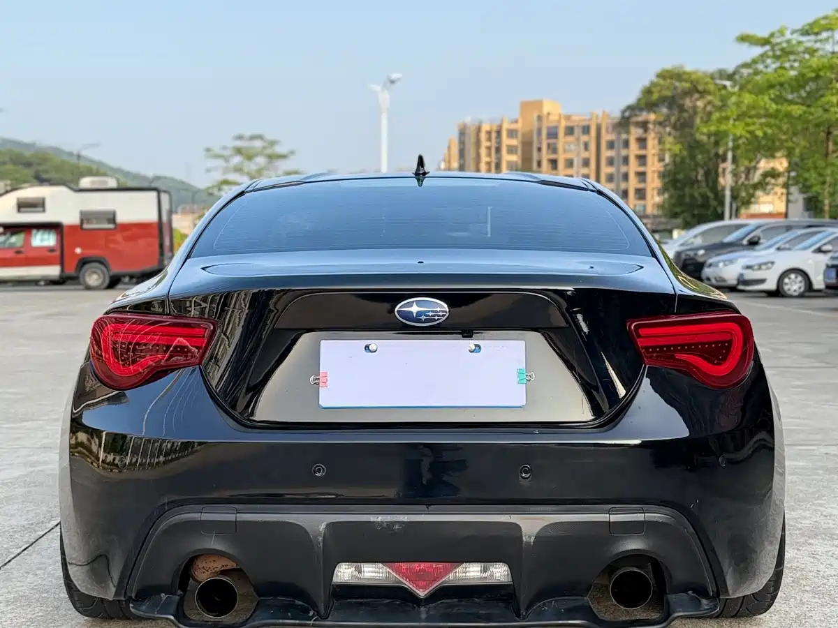 Subaru BRZ 2015 2.0i Manual фото 8