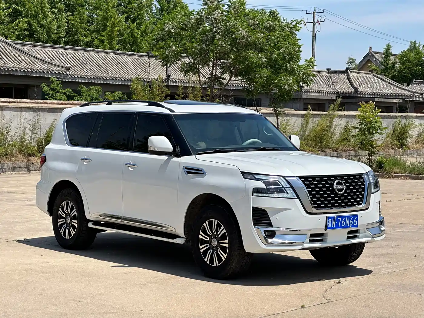 Nissan Patrol 2018 4.0L Leadership фото 3