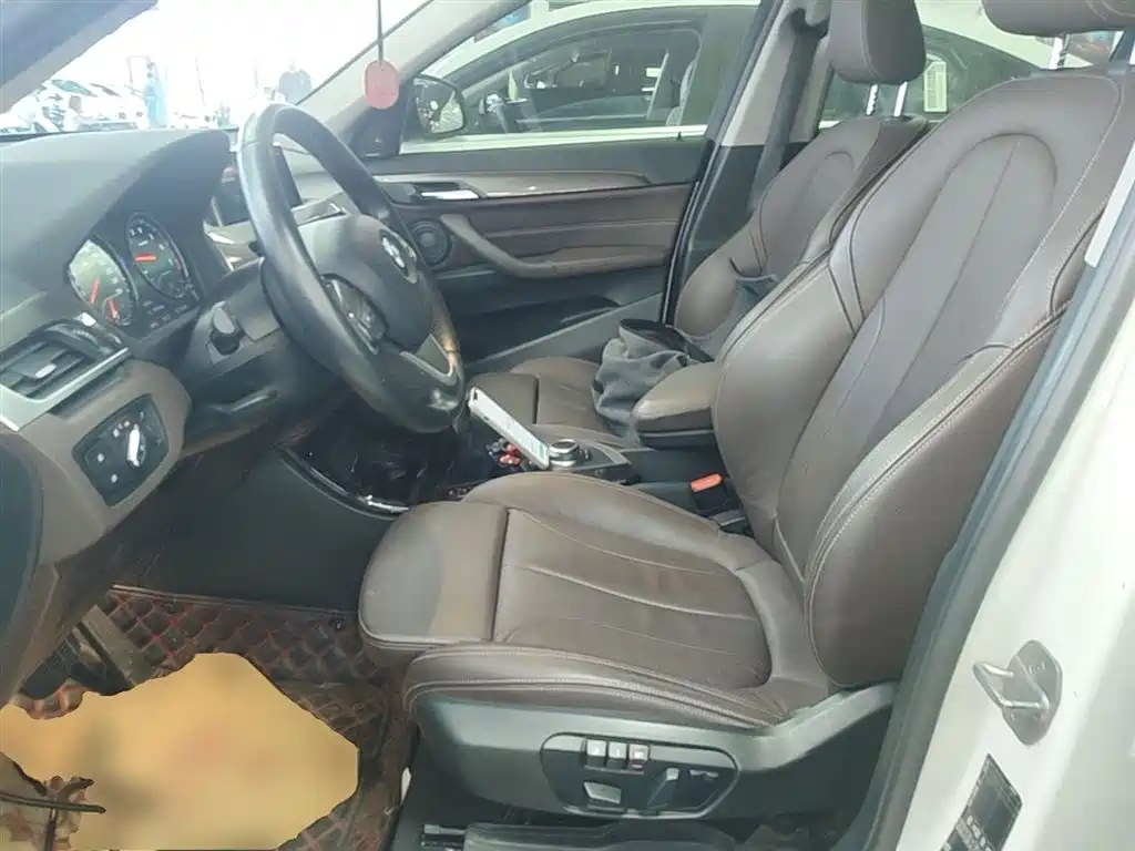 BMW X1 2019 xDrive20Li Premium Model фото 15
