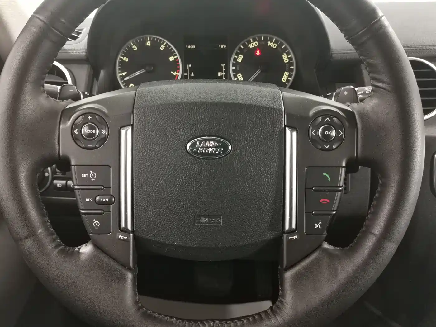 Land Rover Discovery 2016 3.0 SC V6 HSE фото 8
