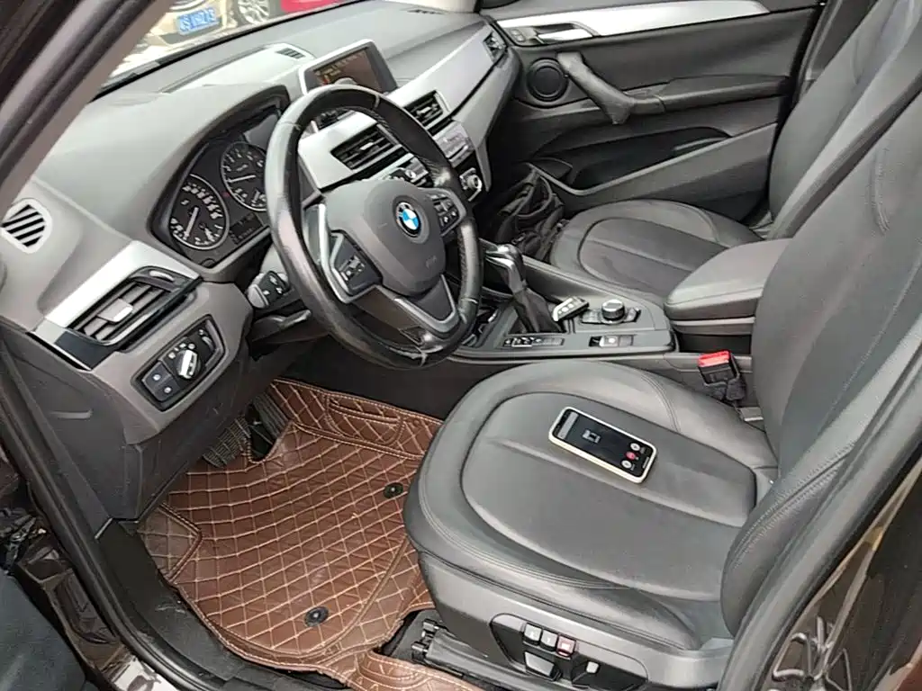 Фото 11 - BMW X1
