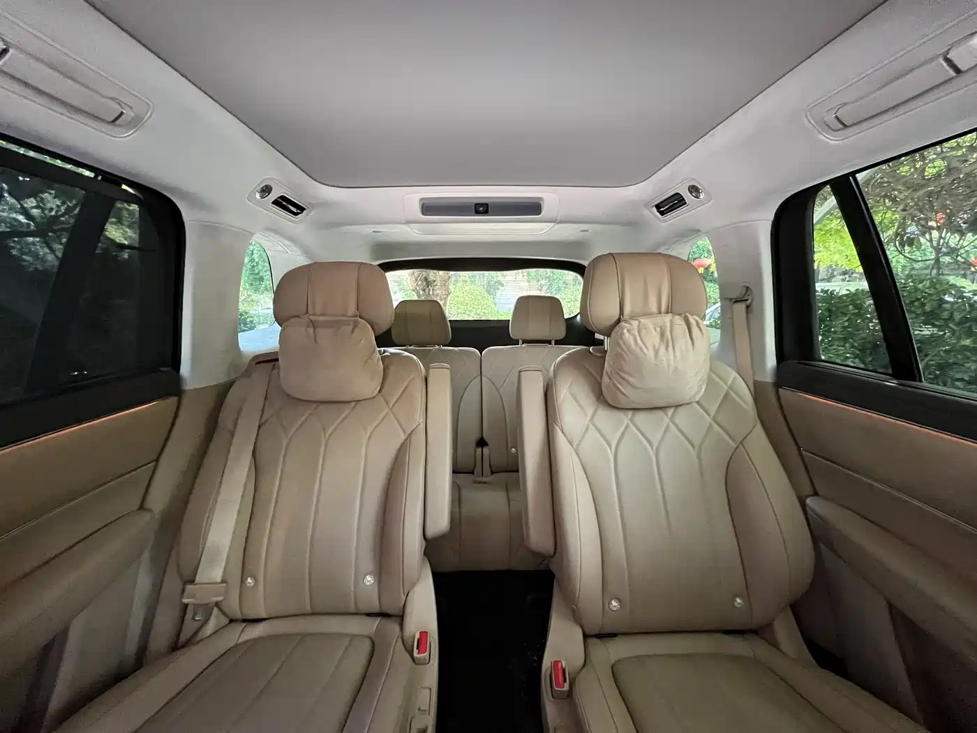 AITO Wenjie AITO M8 2025 Extended Range Ultra 53.4kWh 6-Seater фото 14