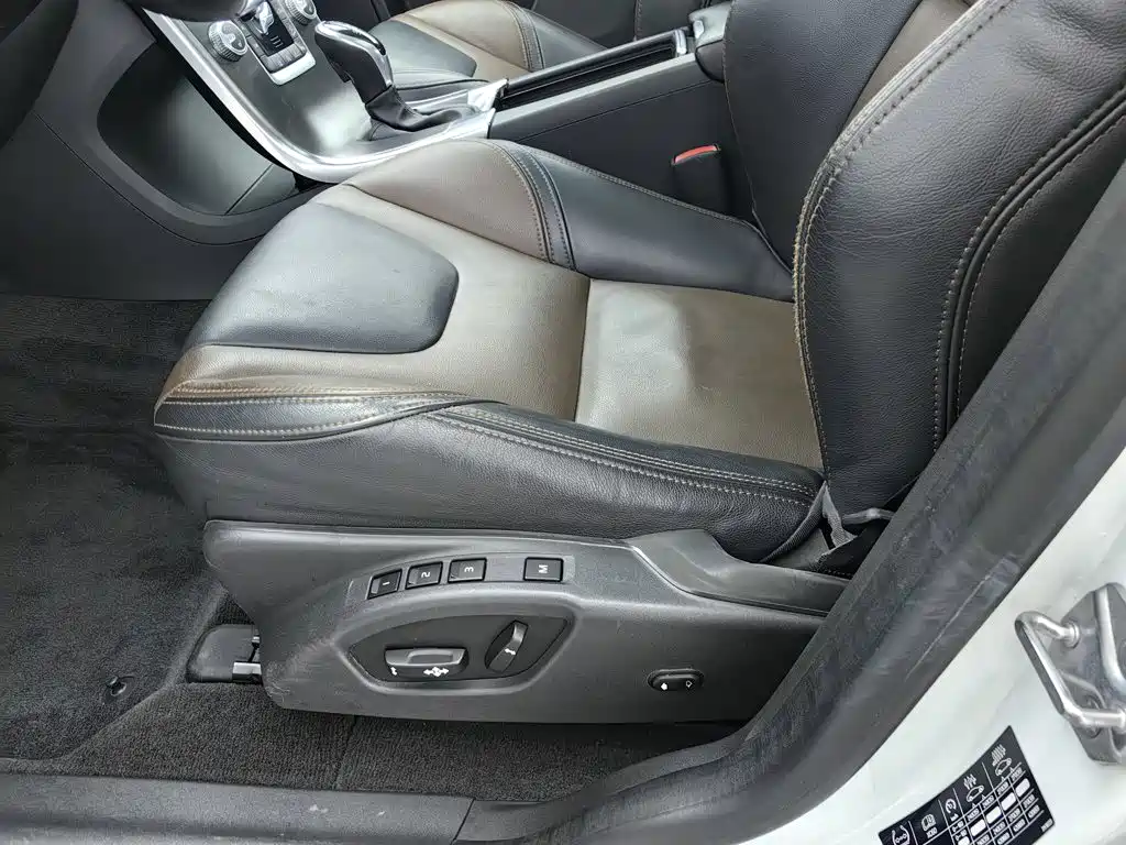 Photo 20 - Volvo XC60