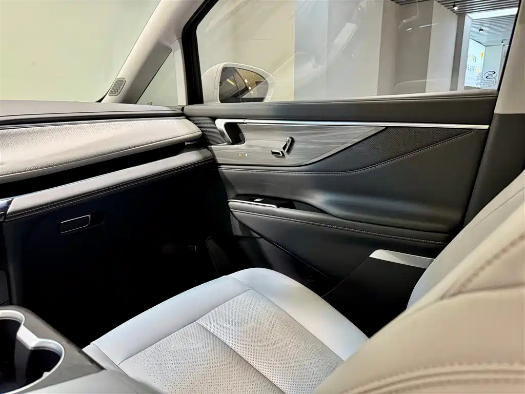 Buick GL8 2025 Land Honor Premium Edition фото 26