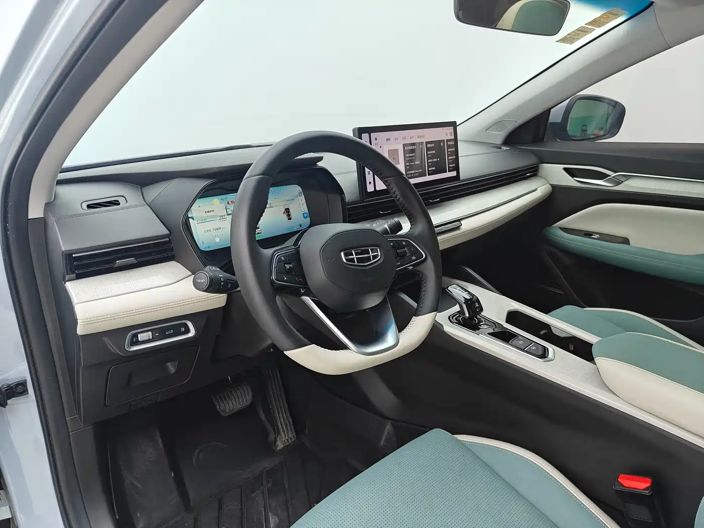 Geely Emgrand L HiP 2022 2022 1.5TD-DHT Pro 100KM Super Swift