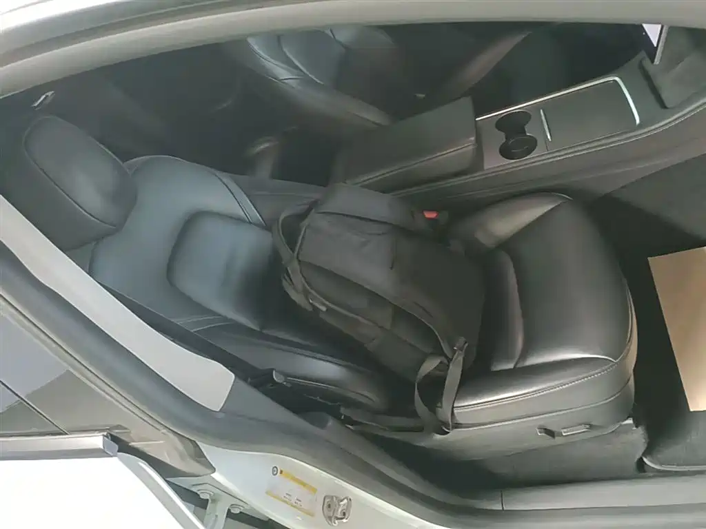 Фото 25 - Tesla Model Y