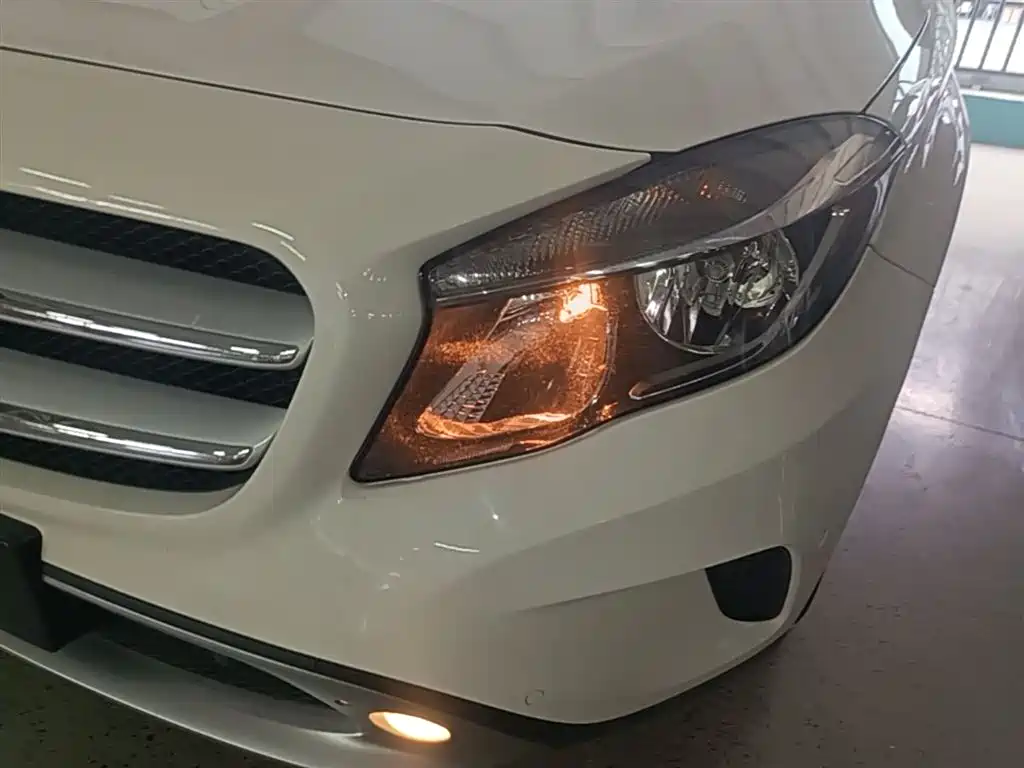Mercedes-Benz GLA 2016 GLA 200 Dynamic фото 24