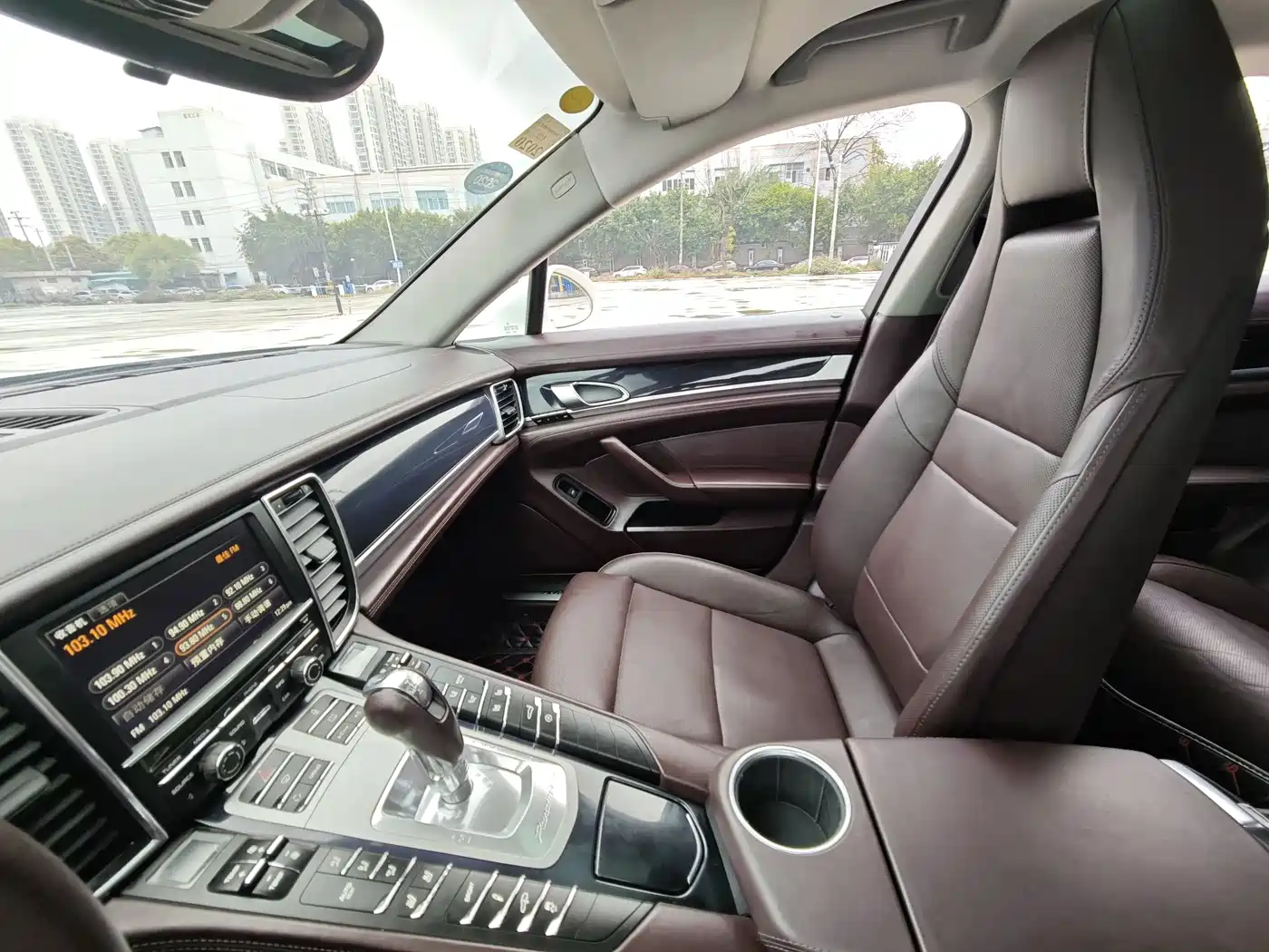 Porsche Panamera 2010 Panamera 4 3.6L фото 19