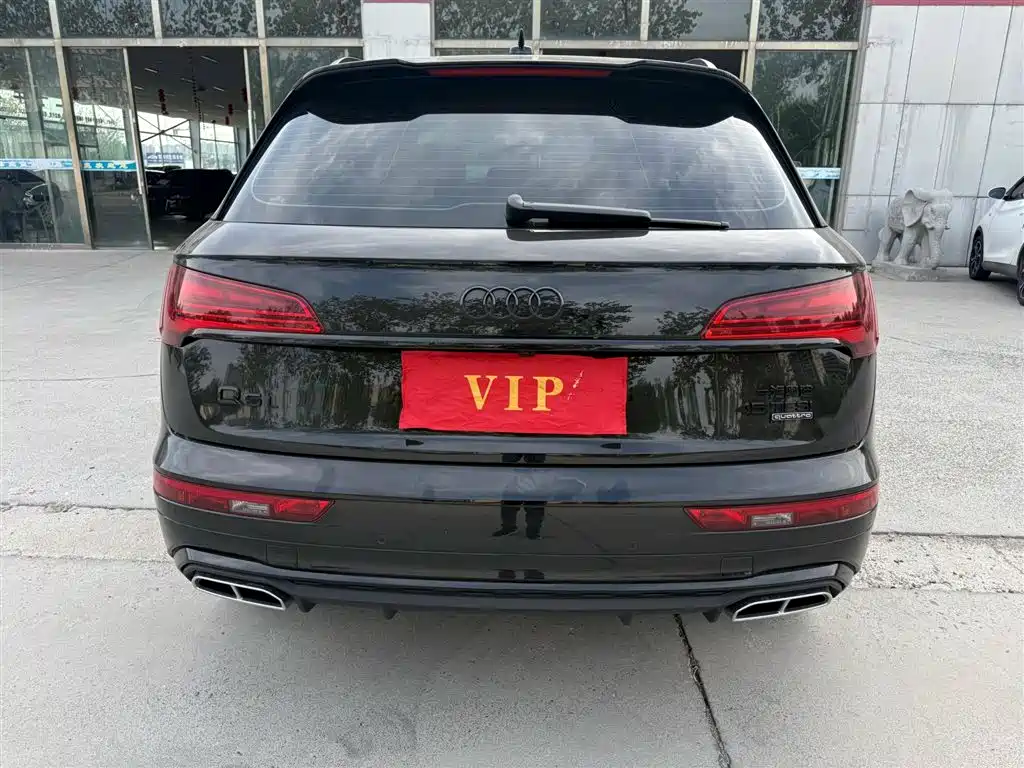 Audi Q5L 2025 45th Anniversary Edition 45 TFSI Premium Sport фото 3