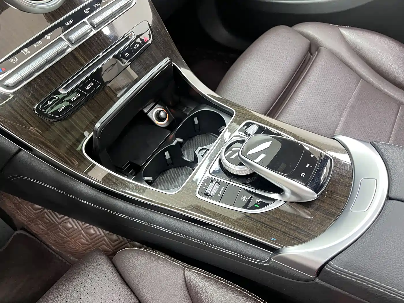 Mercedes-Benz GLC 2018 GLC 260 4MATIC Luxury фото 23