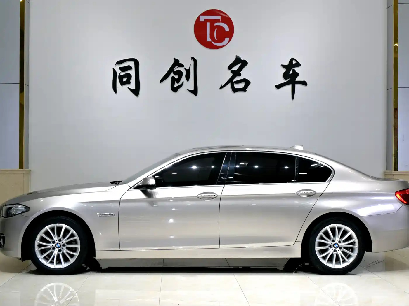 BMW 5 Series 2014 525Li Luxury Design Package фото 7