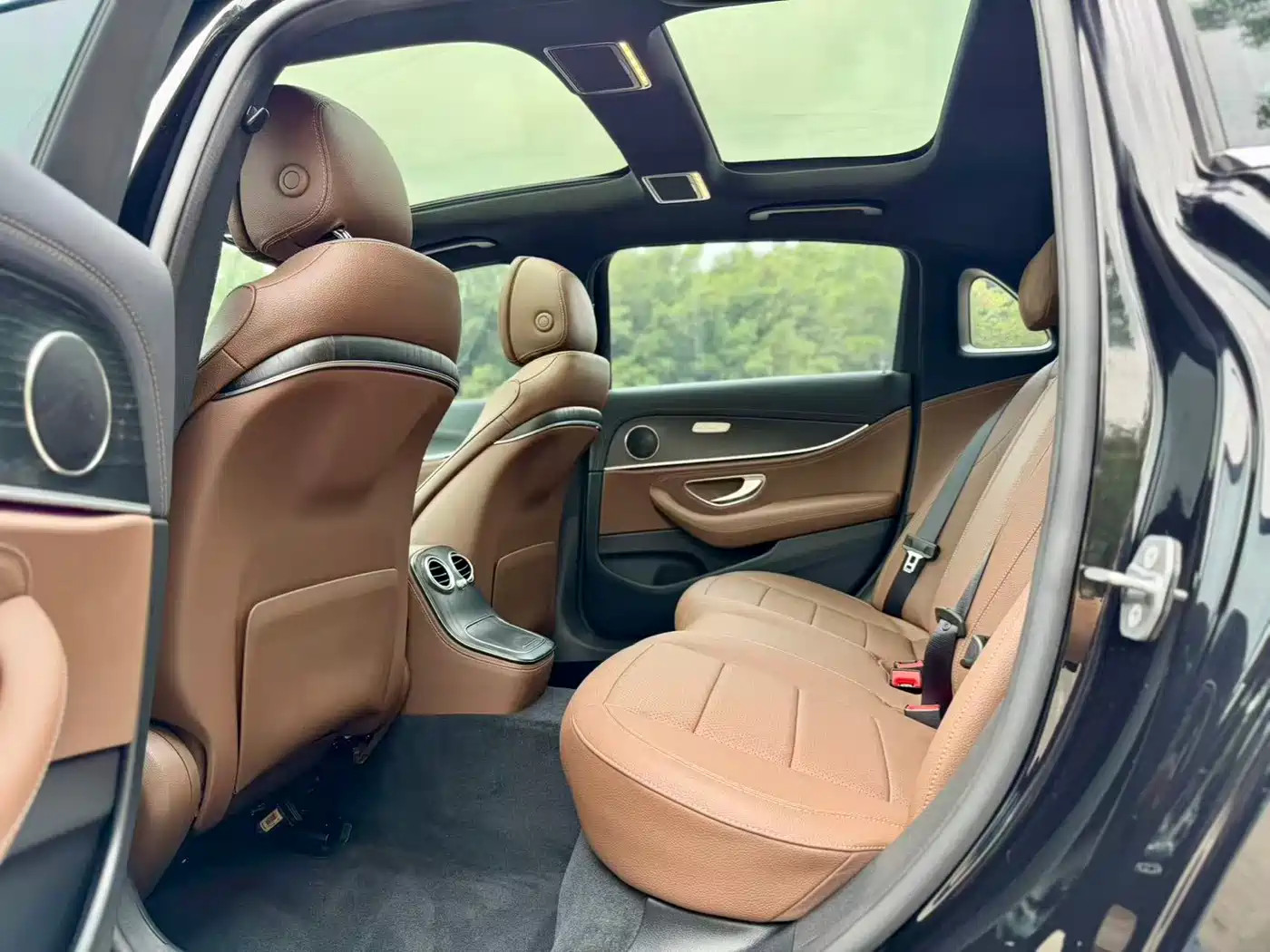 Mercedes-Benz E-Class 2021 E 300 L Sport Fashion фото 7