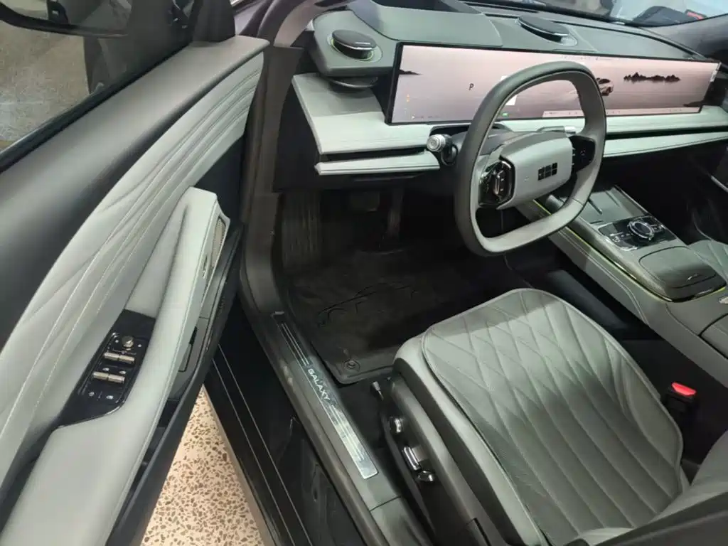 Geely Galaxy Galaxy E8 2026 2025 Model 610km Premium Edition
