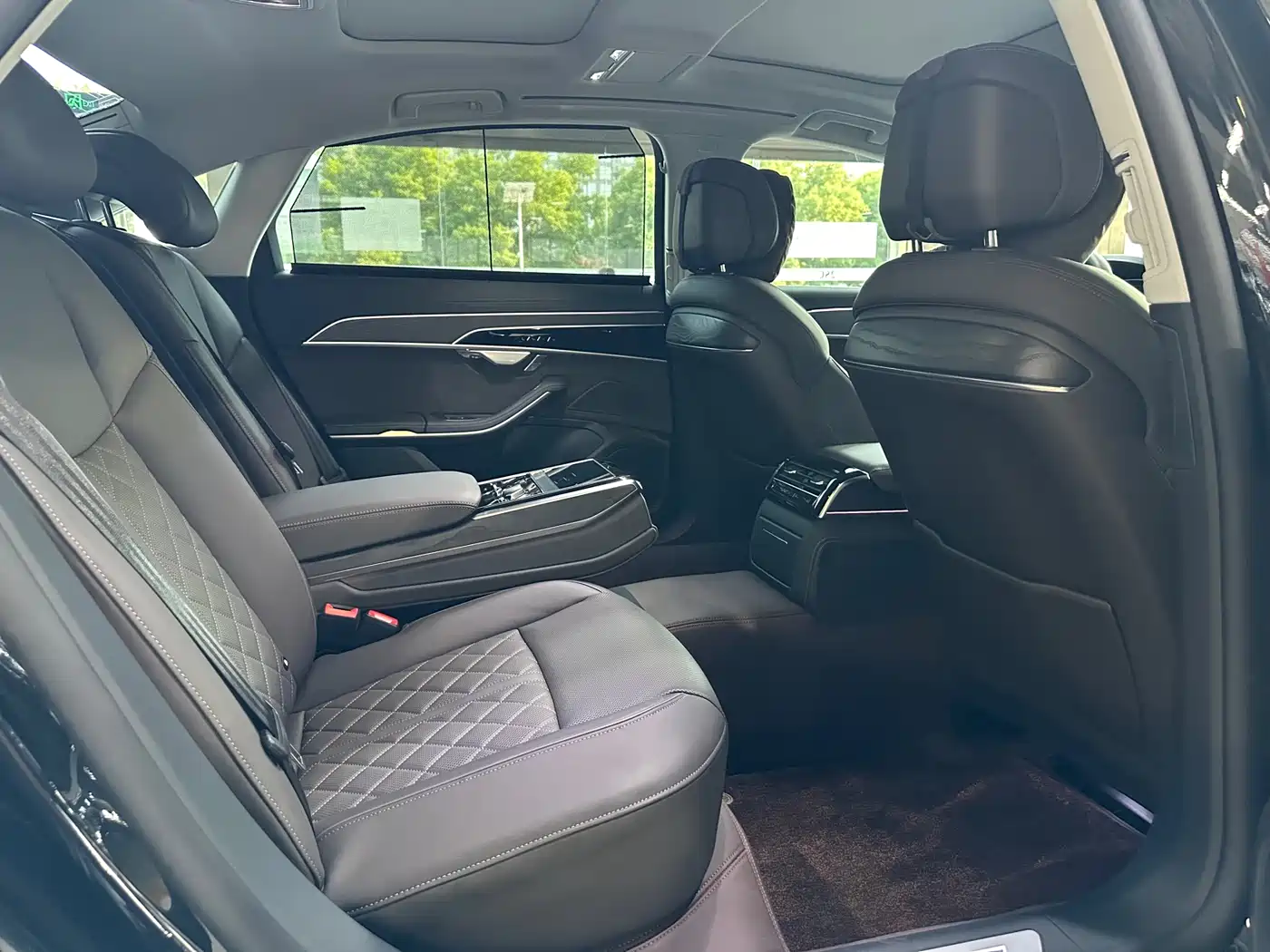 Audi A8 2025 A8L 50 TFSI quattro Exclusive Selection фото 13
