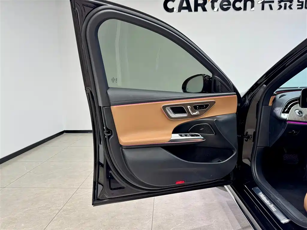 Mercedes-Benz E-Class 2024 E 300 L Fashion фото 17