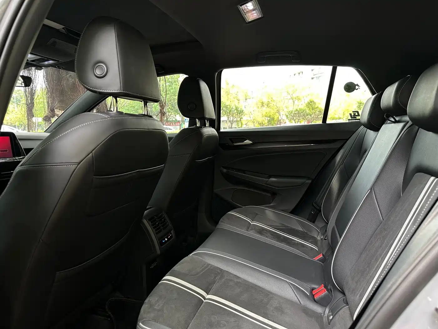Volkswagen Golf 2021 280TSI DSG R-Line фото 7