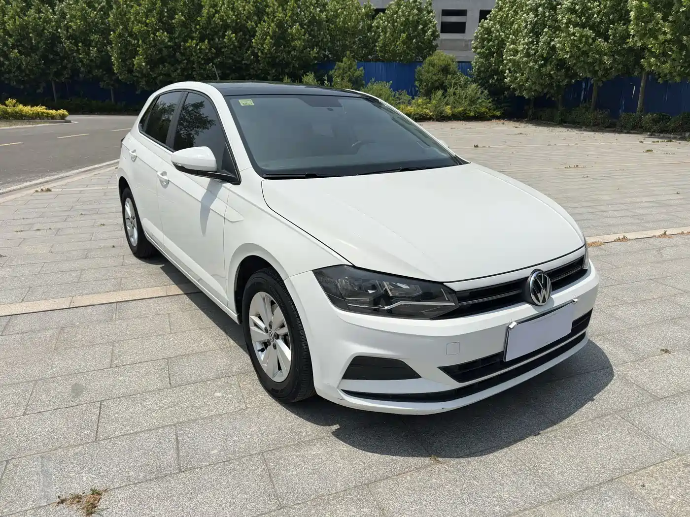 Volkswagen Polo 2019 Plus 1.5L Automatic Colorful Tech Edition фото 3