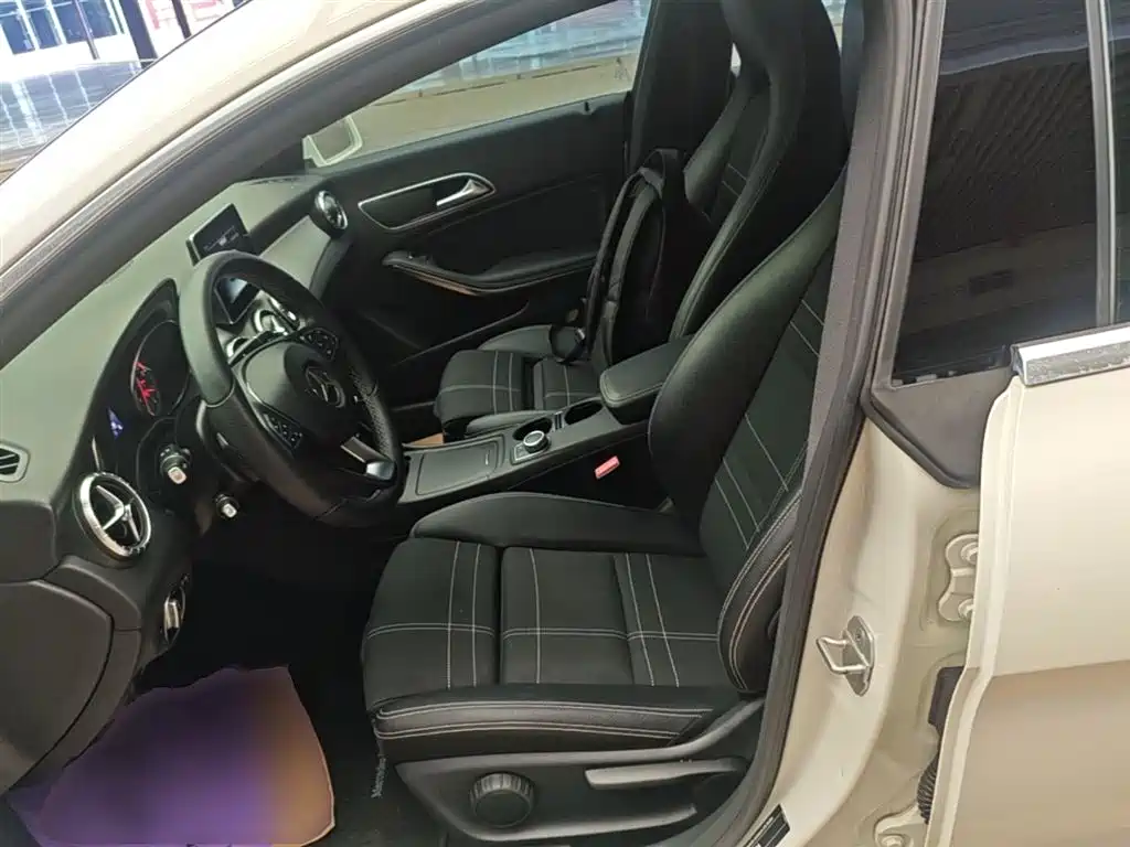 Mercedes-Benz CLA (Import) 2016 CLA 200 Sport фото 15